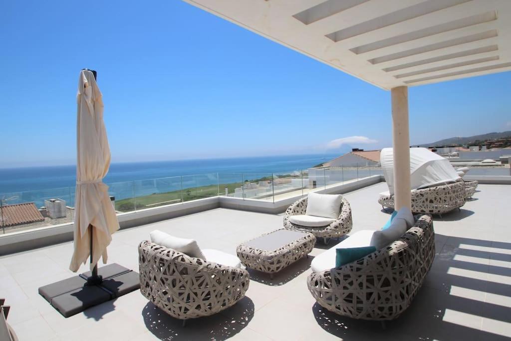 Luxurious Penthouse With Huge Panoramic Terrace Lägenhet San Roque  Exteriör bild