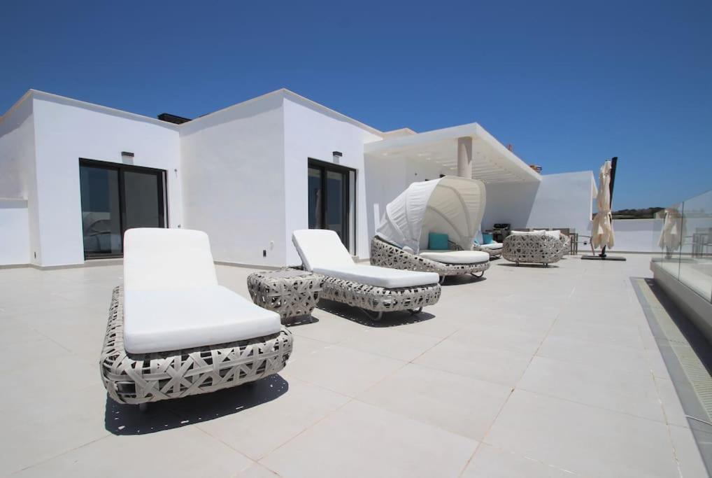 Luxurious Penthouse With Huge Panoramic Terrace Lägenhet San Roque  Exteriör bild