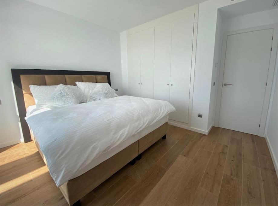 Luxurious Penthouse With Huge Panoramic Terrace Lägenhet San Roque  Exteriör bild