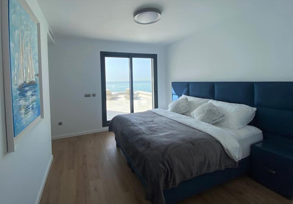 Luxurious Penthouse With Huge Panoramic Terrace Lägenhet San Roque  Exteriör bild